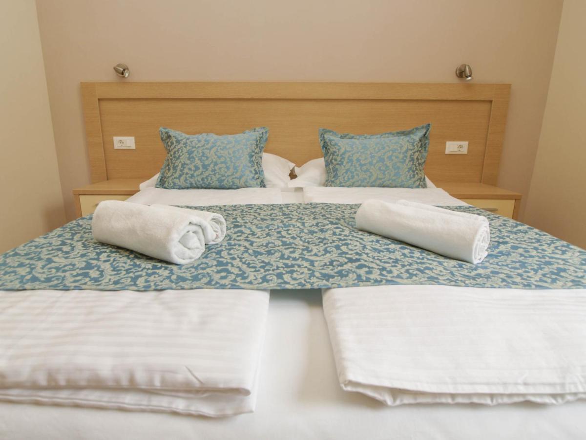 Apartments Villa Bondi Makarska Extérieur photo